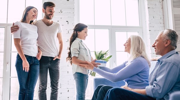 Cadeau pour grands-parents : des kits d'abonnement à explorer